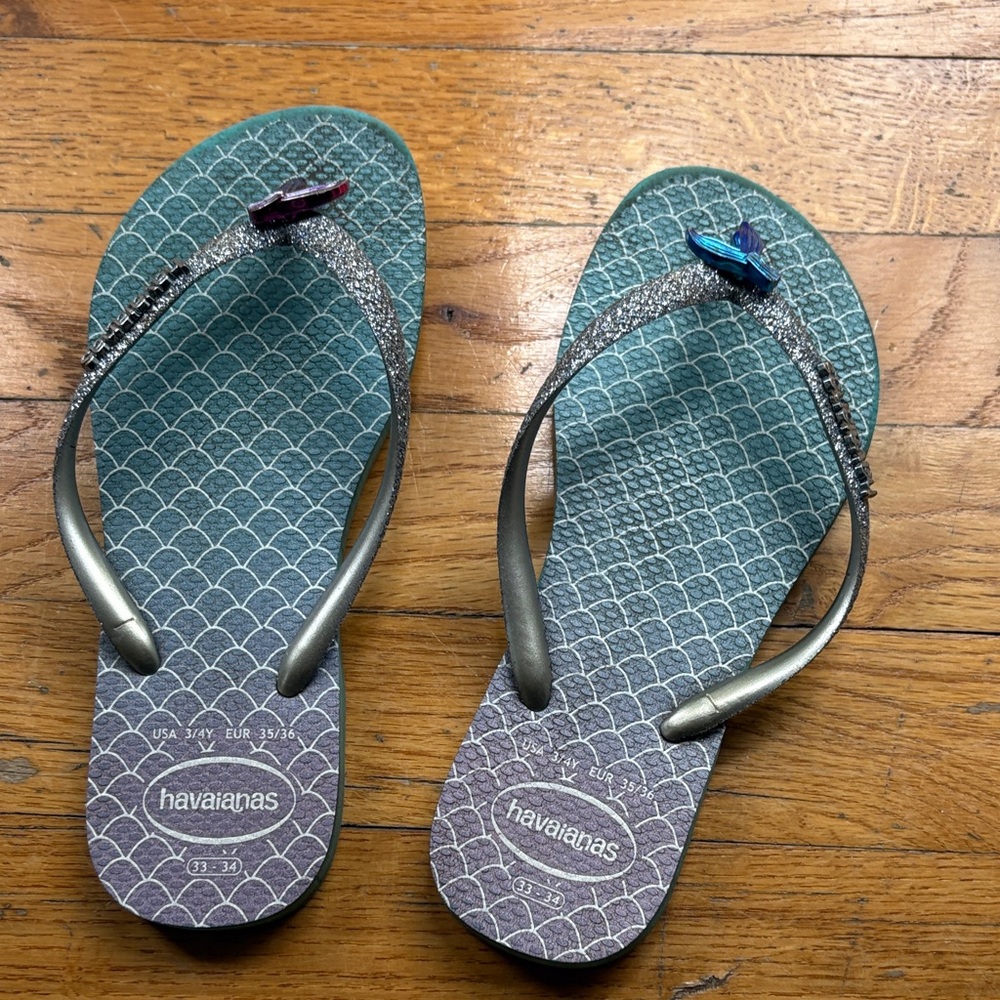 Havaianas Teal and Purple Scale Flip Flops